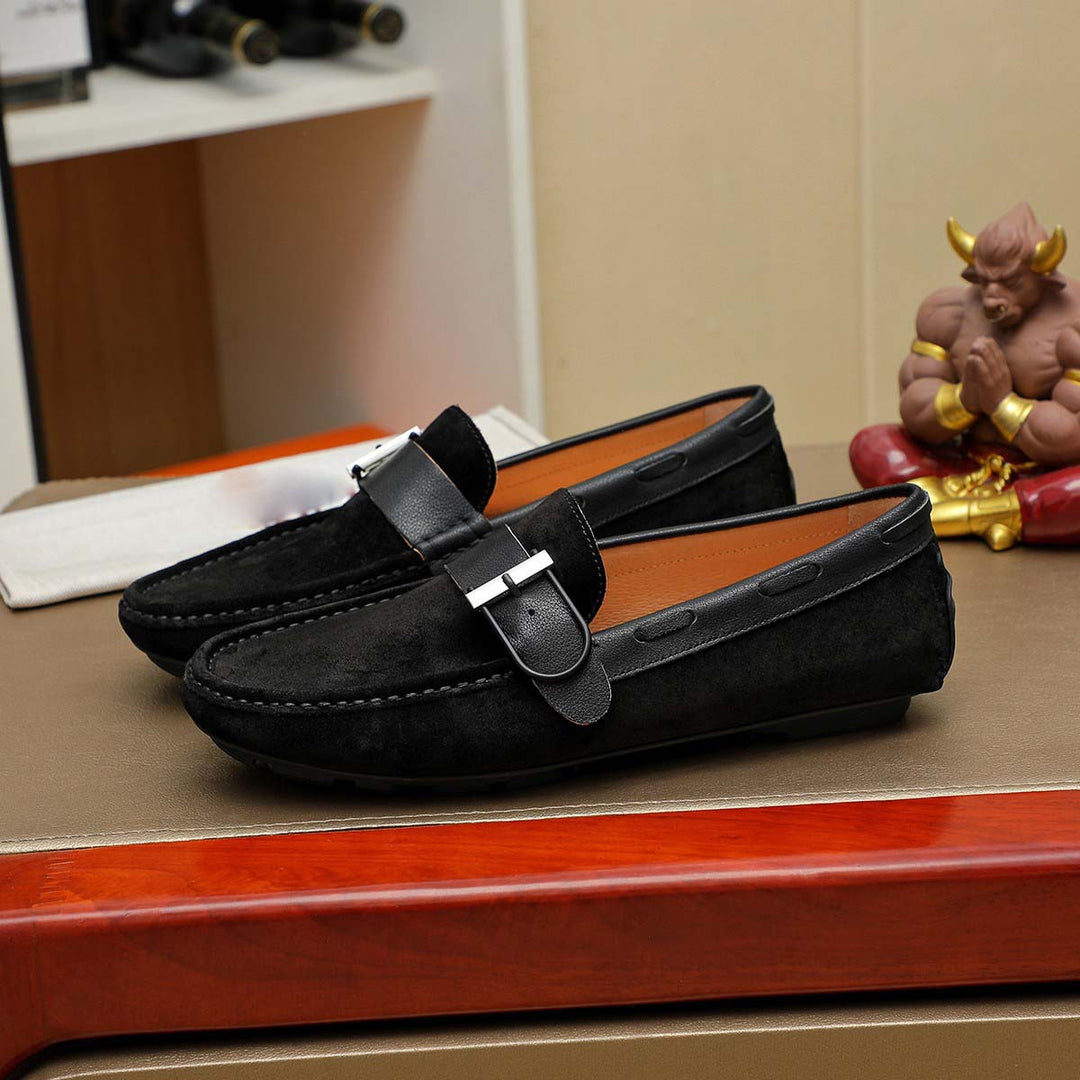 Damen Mokassins aus weichem Wildleder mit stilvollem Metallverschluss EB
