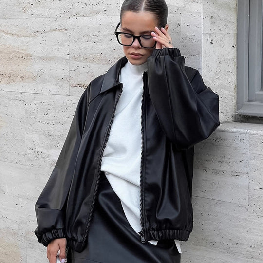 Damen modische Kunstlederjacke im lässigen Oversized-Schnitt EB