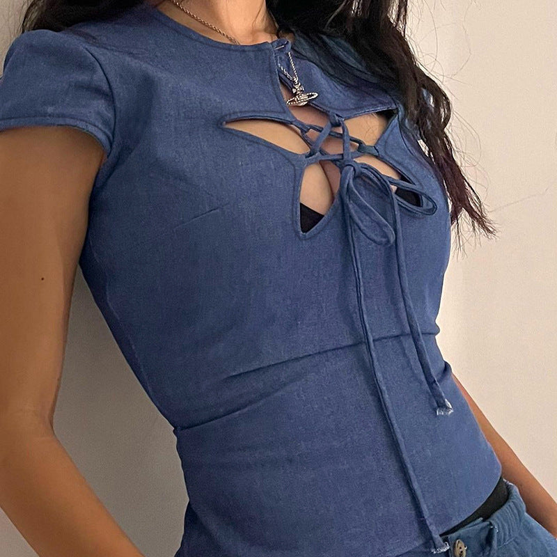 Damenoberteil mit einzigartigem Cut-Out-Design und eleganter Schnürung EB