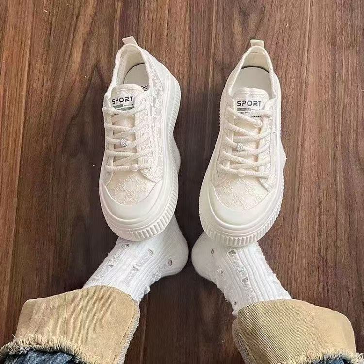Damen Modische Sneaker mit trendiger strukturiertem Obermaterial und rutschfester Sohle EB