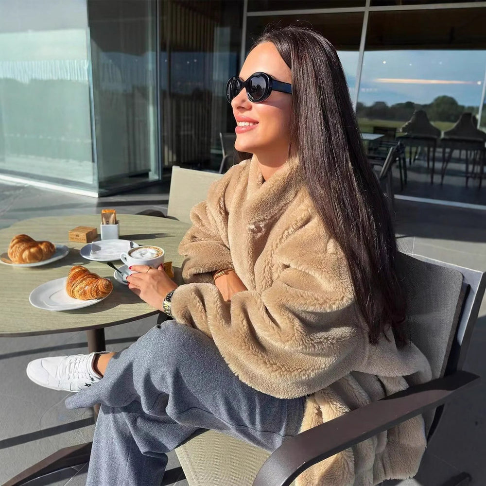 Damen kuschelige Fleece-Jacke mit hohem Kragen und praktischen Eingrifftaschen EB