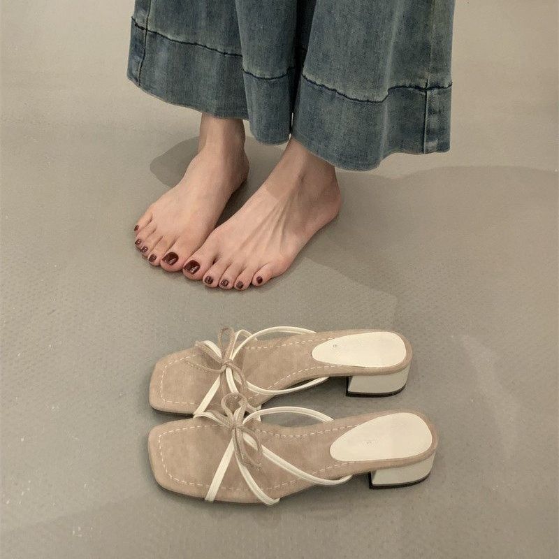Damen elegante Sandalen mit zierlichen Riemen und niedrigem Absatz EB