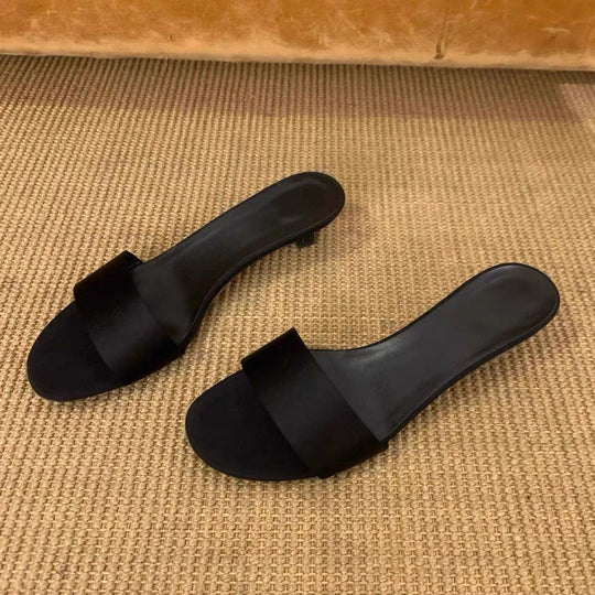 Damen Bequeme Slides mit breitem Riemendesign EB