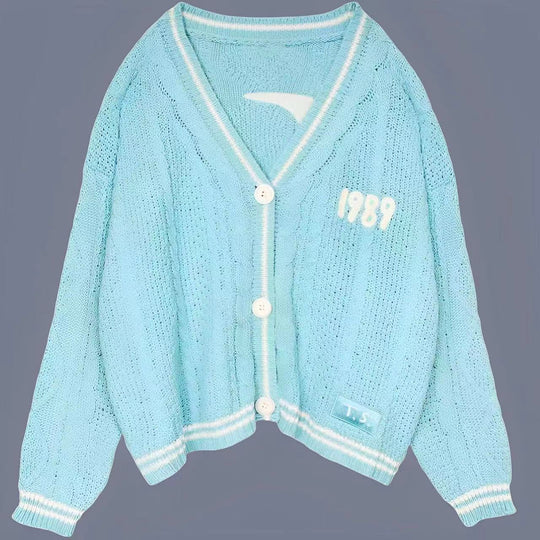 Damen nan kurze gestrickte V Ausschnitt Strickjacke mit Zopfmuster und Perlmuttknöpfen EB