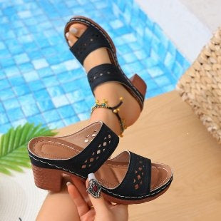 Damen Luftige Freizeit-Sandalen mit elegantem Riemendesign EB