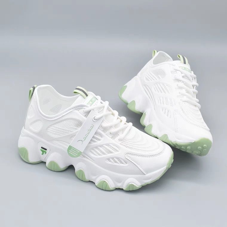 Damen Sportliche Sneakers mit atmungsaktivem Netzmaterial und dämpfender Sohle EB