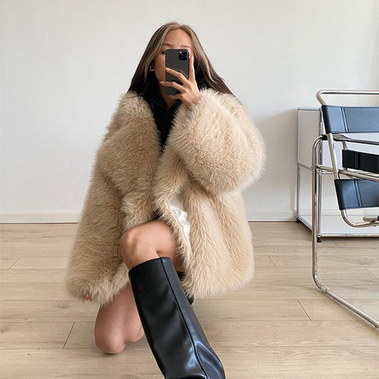 Damen luxuriöser Over-sized Kunstfellmantel EB