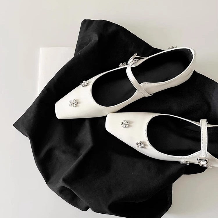 Damen Ballerina-Schuhe mit verziertem Riemen und glänzenden Applikationen EB