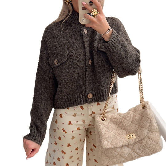 Damen nan kuschelige Strickjacke mit Holzknöpfen und Brustklappe EB