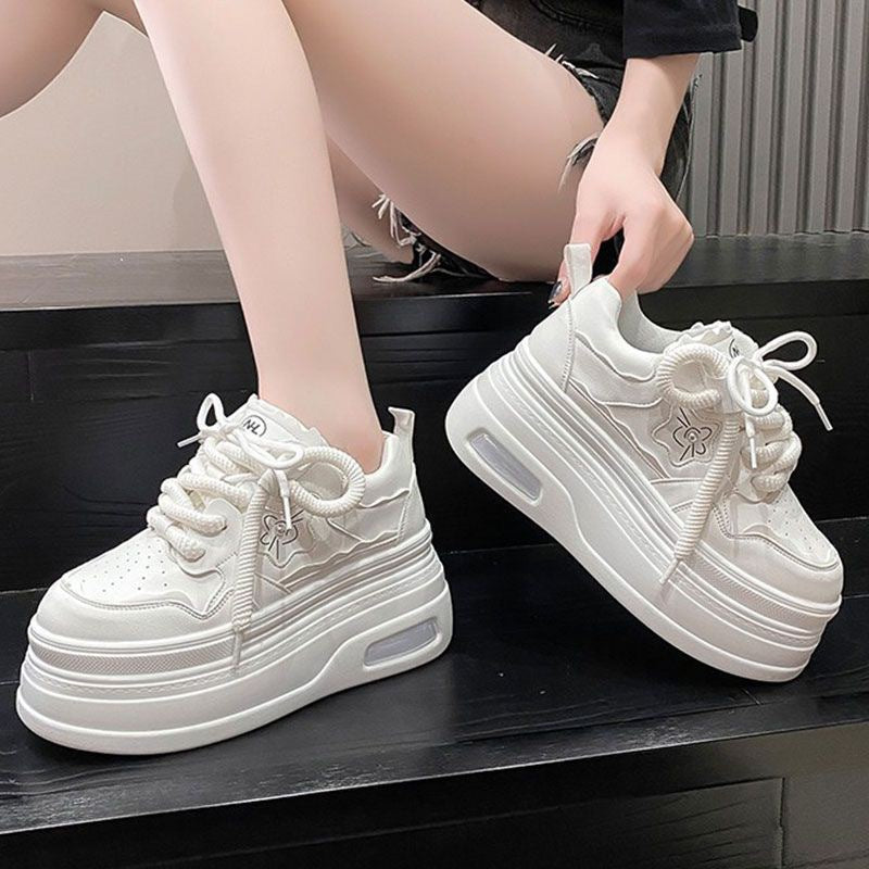 Damen Sportliche Plateau-Sneaker mit modischem Blumendetail EB