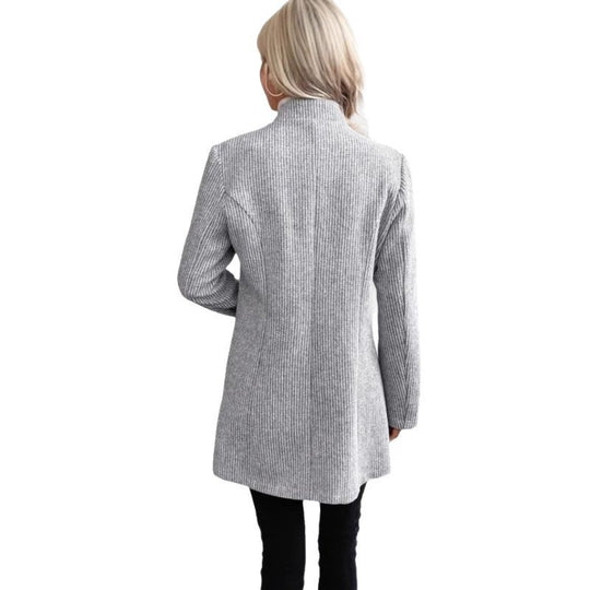 Damen Moderne Strickblazer mit schmalem Schnitt und eleganten Details EB