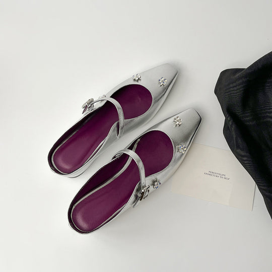 Damen Slingback-Pumps mit glänzendem Obermaterial und floralen Strassakzenten EB