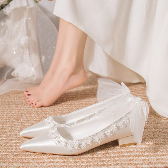 Damen Glamouröse Hochzeits-Pumps mit feinen Blumendetails und transparentem Riemen EB
