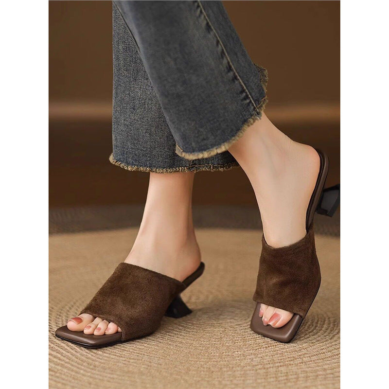 Damen elegante Mules mit geschwungenem Absatz EB