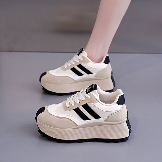 Damen Plateausneaker mit moderner Designästhetik und hohem Tragekomfort EB