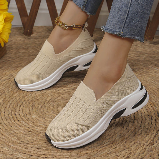 Damen Sneaker im modernen Slip-On Design mit luftiger Strickstruktur und komfortabler Dämpfung EB