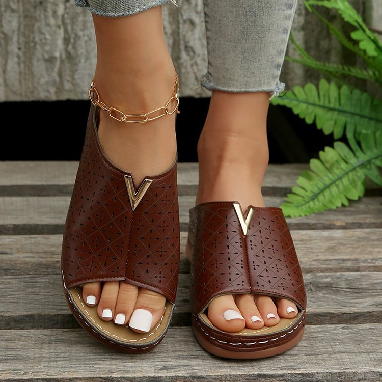 Damen modische Clogs mit raffiniertem Lochdesign und verstellbarem Fesselriemen EB