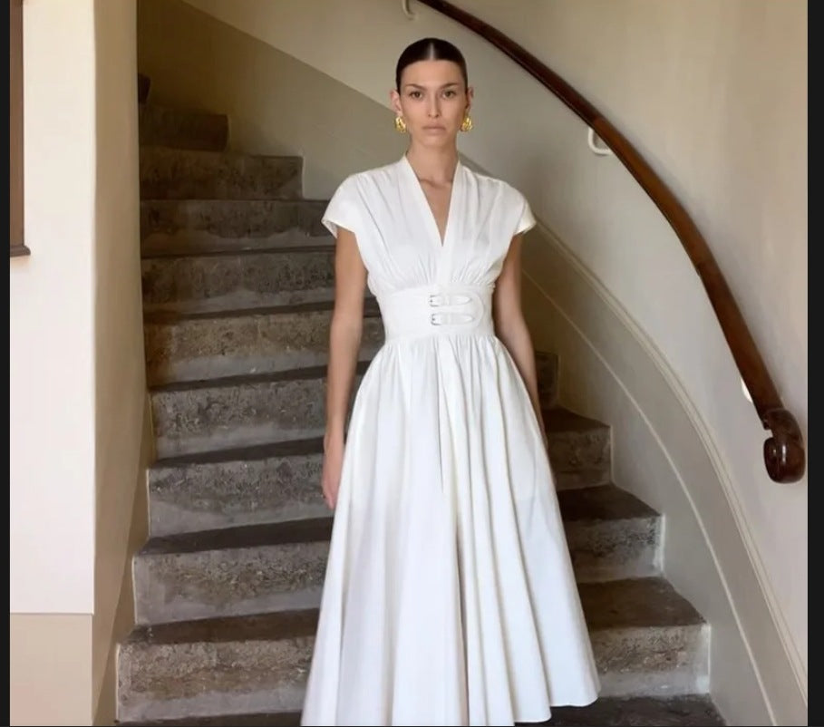 Damen Maxikleid im zeitlosen Schnitt mit verkürztem Oberteil und eleganter Taillenbetonung EB