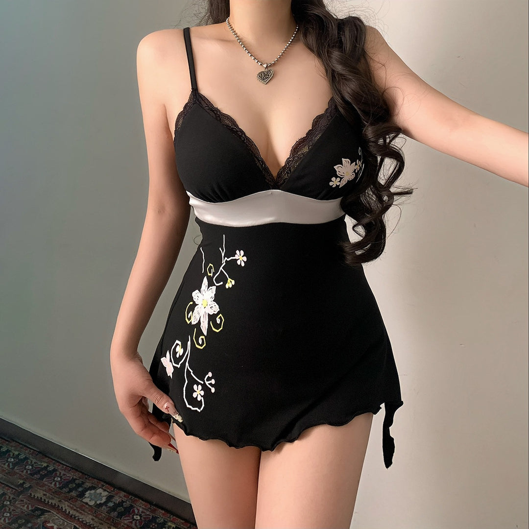 Damen Nachthemd mit floralen Stickdetails und Spitzenverarbeitung EB