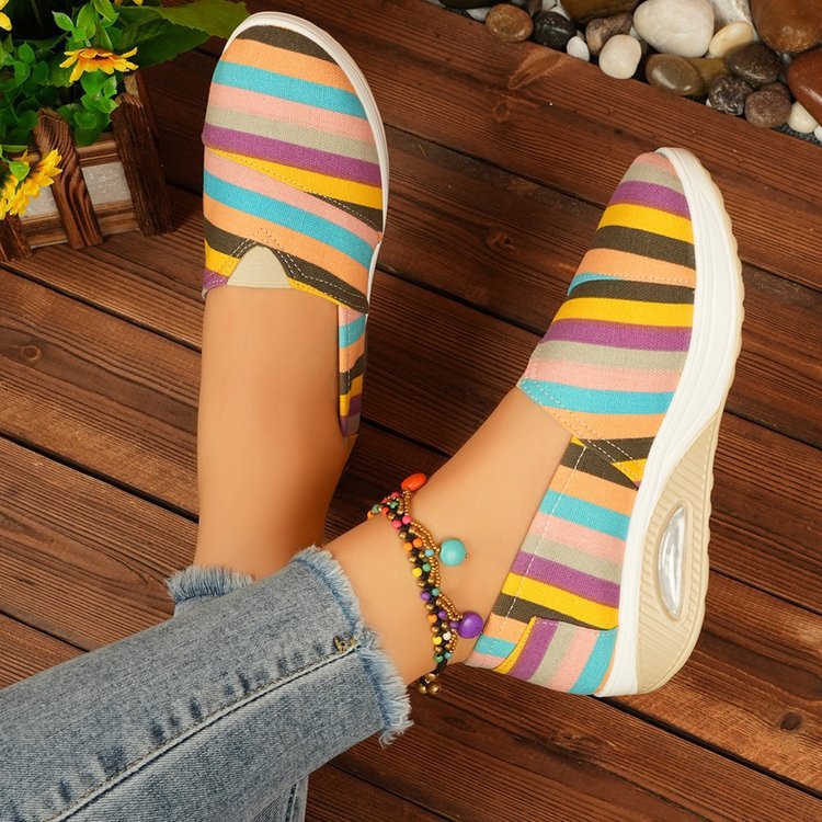 Damen Bequeme Slip-On Sneakers mit atmungsaktiver Obermaterialstruktur EB