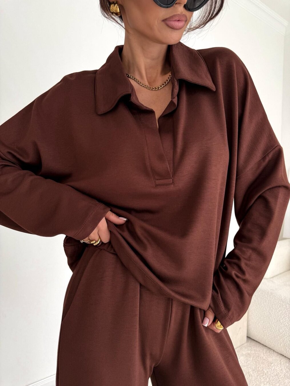 Damen Loungewear-Zweiteiler mit Hemdkragen-Cropped-Sweatshirt und weiter Palazzo-Hose Eichborn Berlin