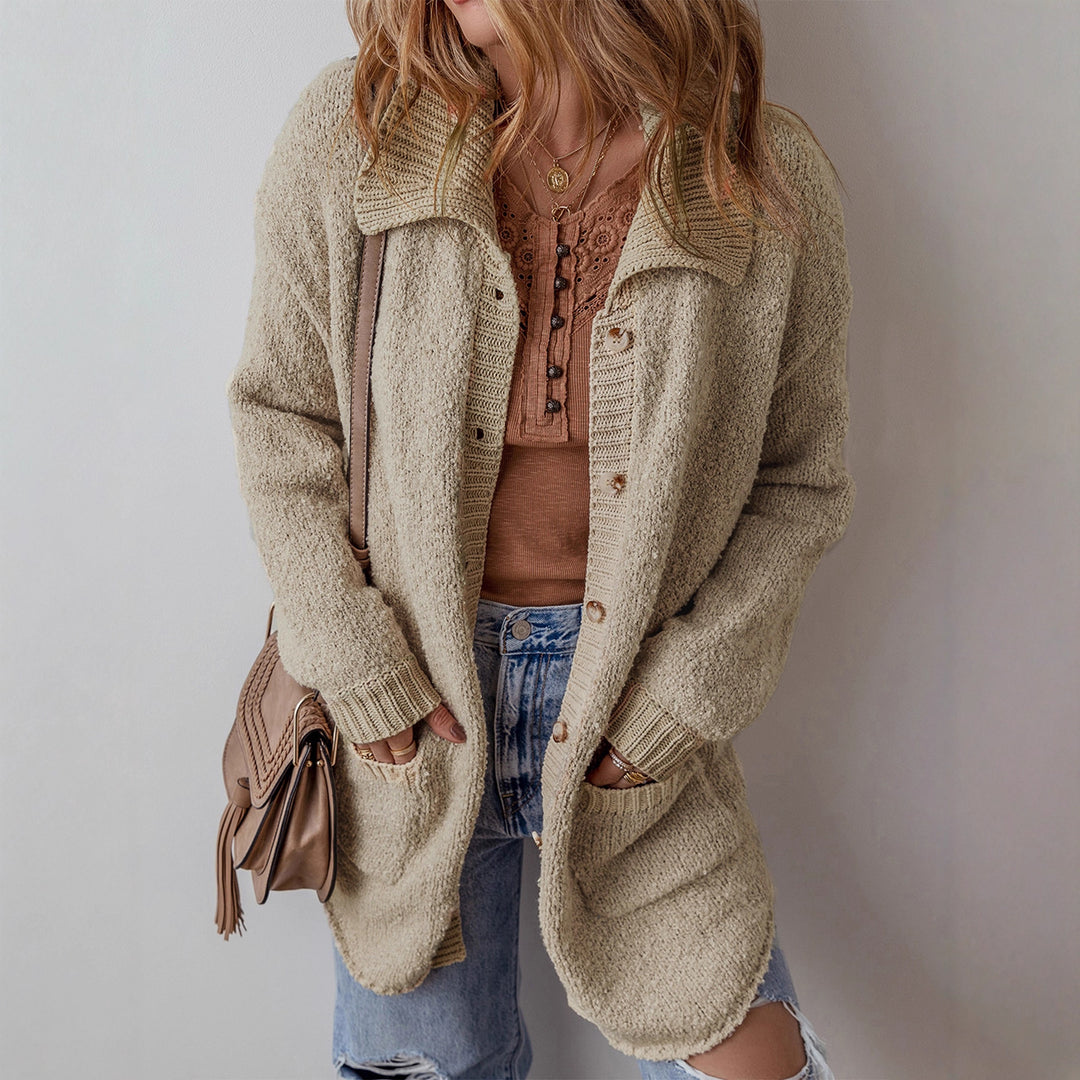 Damen Grobstrickjacke mit praktischen Taschen und kontrastierendem Kragen EB