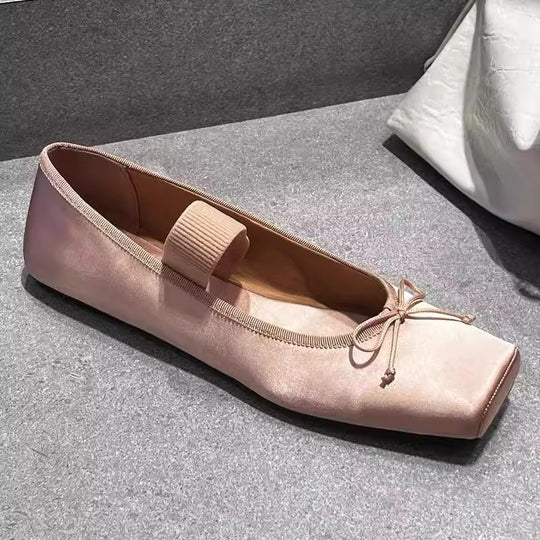 Damen Ballerinas mit elastischem Riemen und quadratischer Zehenform EB