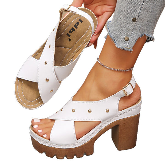 Damen Plateau-Sandalen mit modischem Riemendesign und Schmuckdetails EB