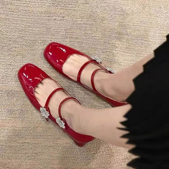 Damen elegante Ballerinas mit modischen Querriemchen und funkelnden Schmuckdetails EB