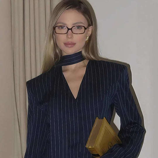 Damen Elegante gestreifte Bluse mit schmeichelndem V-Ausschnitt und schmalem Gürtel EB