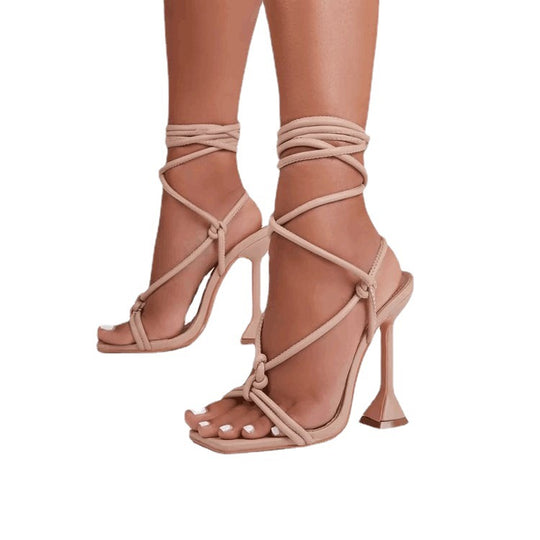 Damen Elegante High Heel Sandalen mit geflochtenem Riemendesign EB