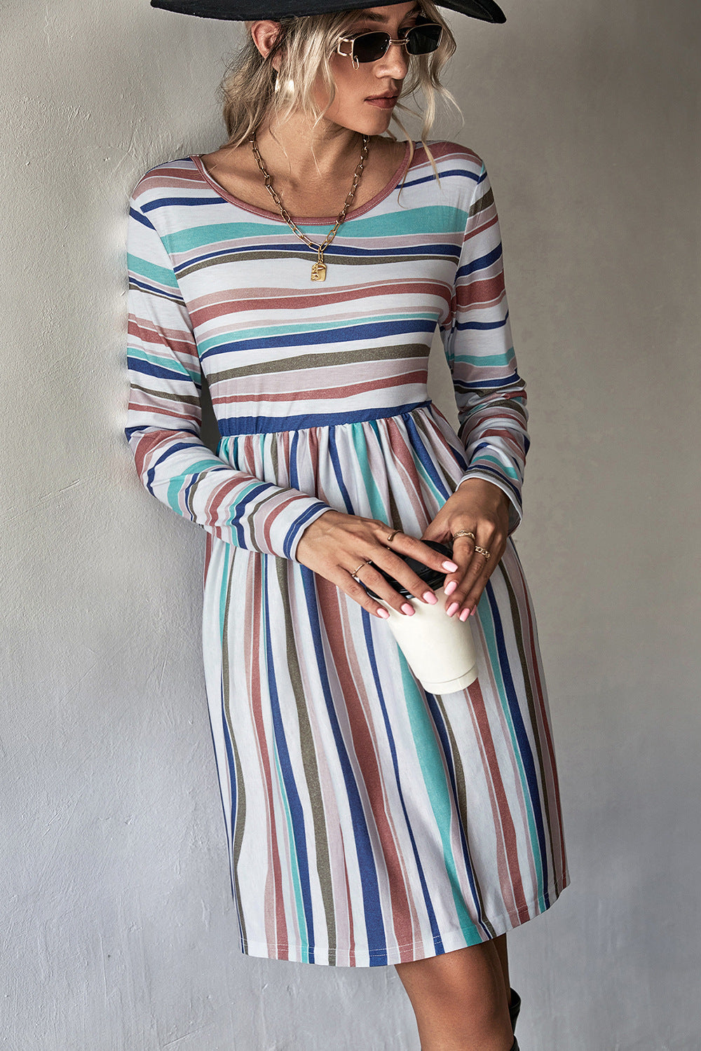Damen Freizeitkleid mit schickem Streifenmuster und taillierter Passform EB