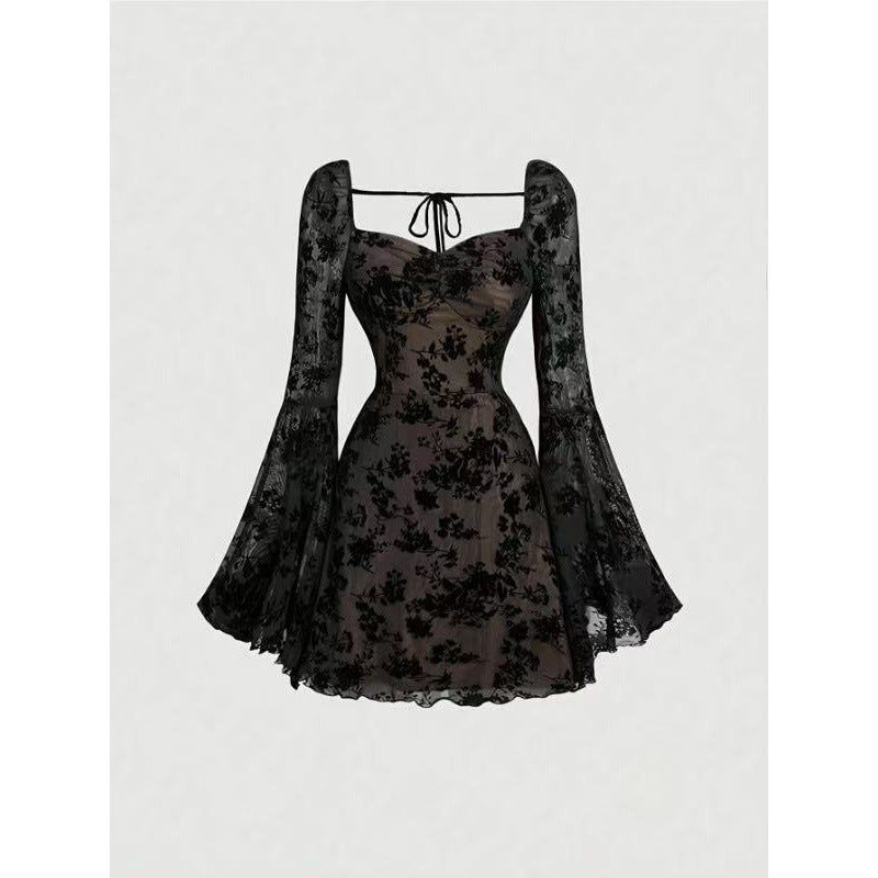 Damen Mini-Kleid mit floralen Spitzenärmeln und verführerischem Ausschnitt EB