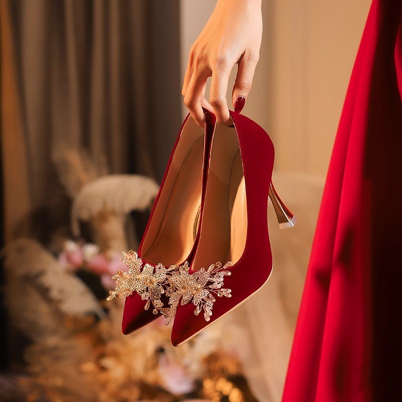 Damen Glamouröse Pumps mit funkelnden Applikationen und schickem Absatz EB