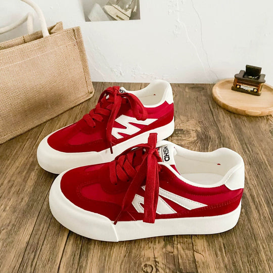 Damen Sneaker im sportlichen Retro-Look mit modischen Akzenten EB