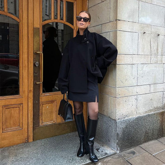 Damen Kurze Jacke mit hohem Kragen und Knopfverschluss EB