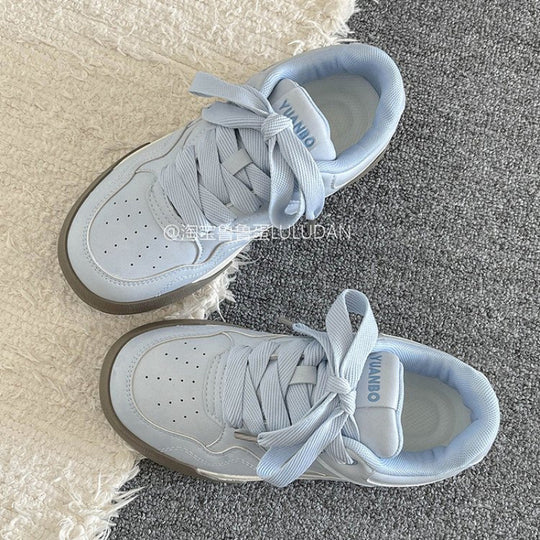 Damen Sportliche Sneakers mit voluminösem Design und innovativer Schnürung EB