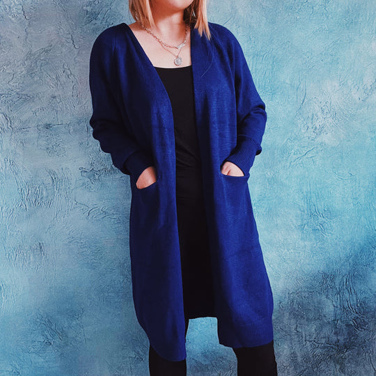 Damen lässige Strickjacke mit tiefem Schnitt und praktischen Taschen EB