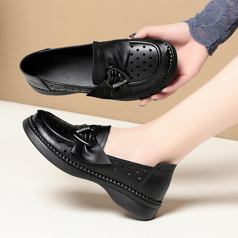 Damen Mokassins mit modischem Herzdetail und atmungsaktiver Perforation EB