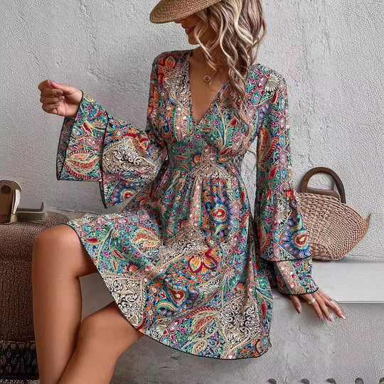 Damen V-Ausschnitt Minikleid mit floraler Paisley-Optik und voluminösen Ärmeln EB