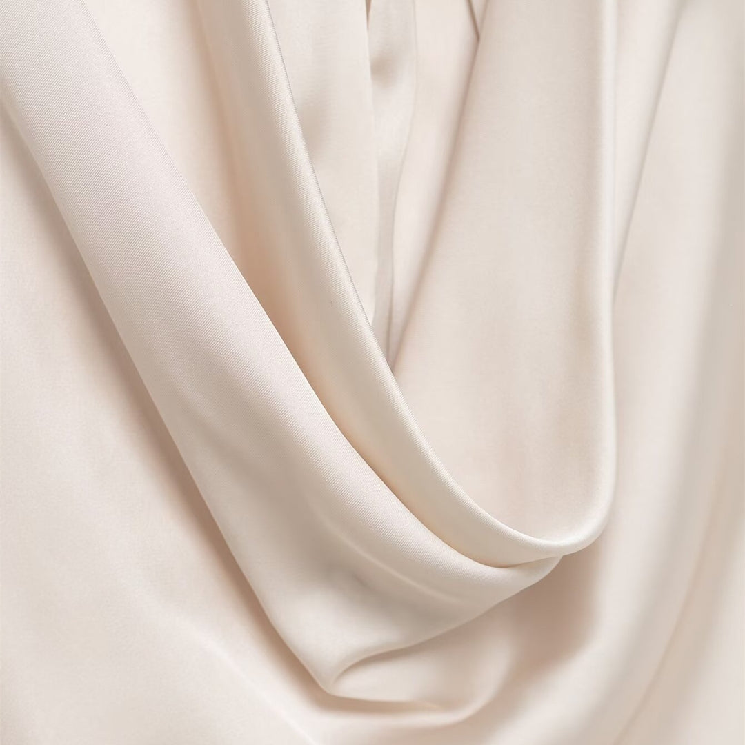 Damen elegantes Haltertop aus fließendem Satin mit dekorativem Rückenausschnitt EB