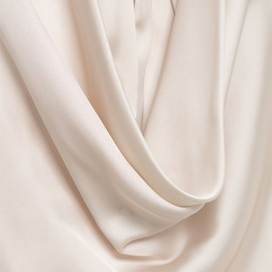 Damen elegantes Haltertop aus fließendem Satin mit dekorativem Rückenausschnitt EB