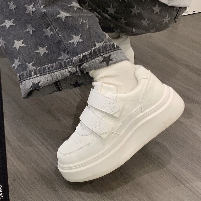 Damen Sportliche Sneakers mit breiter Sohle und elegantem Klettverschluss EB