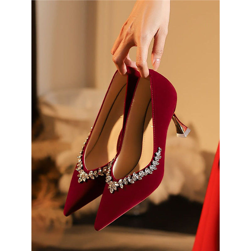 Damen elegante spitze Pumps mit Kristallverzierung EB