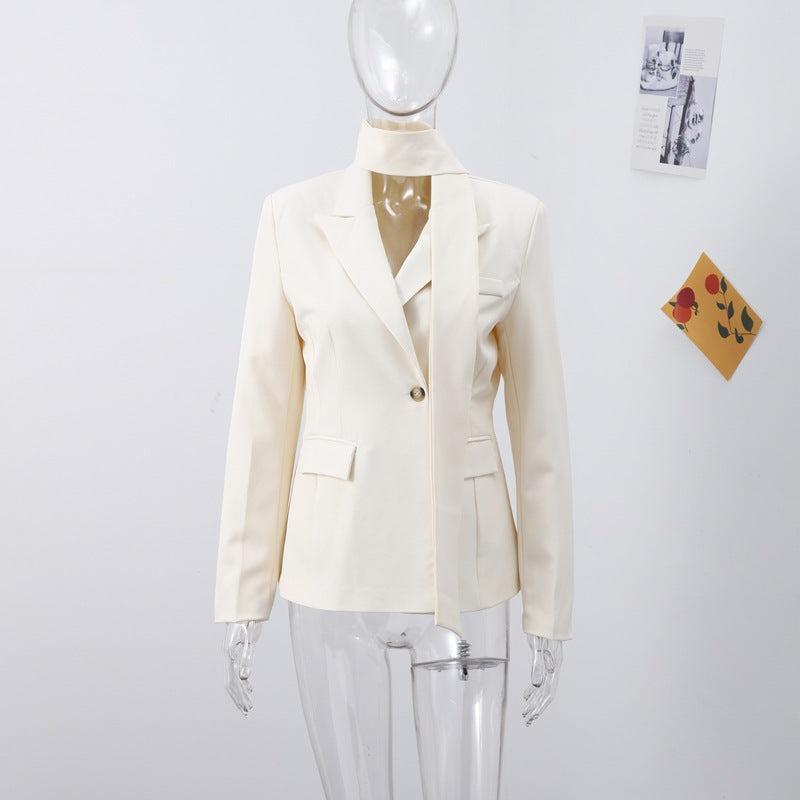 Damen Modischer Blazer mit elegantem Schalkragen und tailliertem Schnitt EB