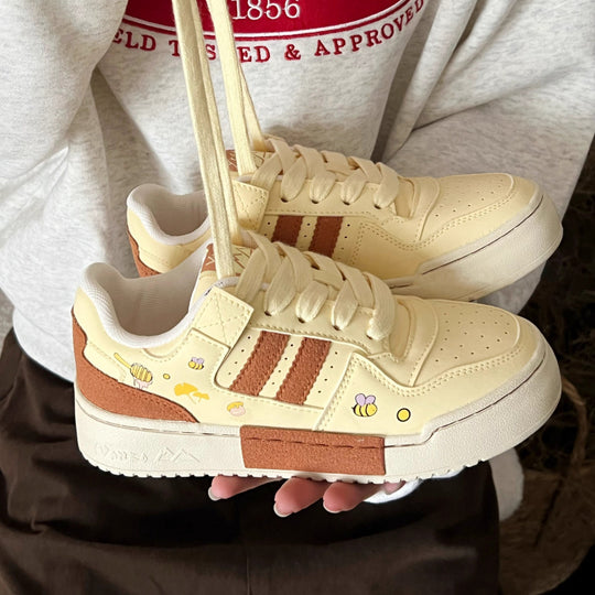 Damen Sportliche Sneaker mit bunten Applikationen und strapazierfähigem Obermaterial EB