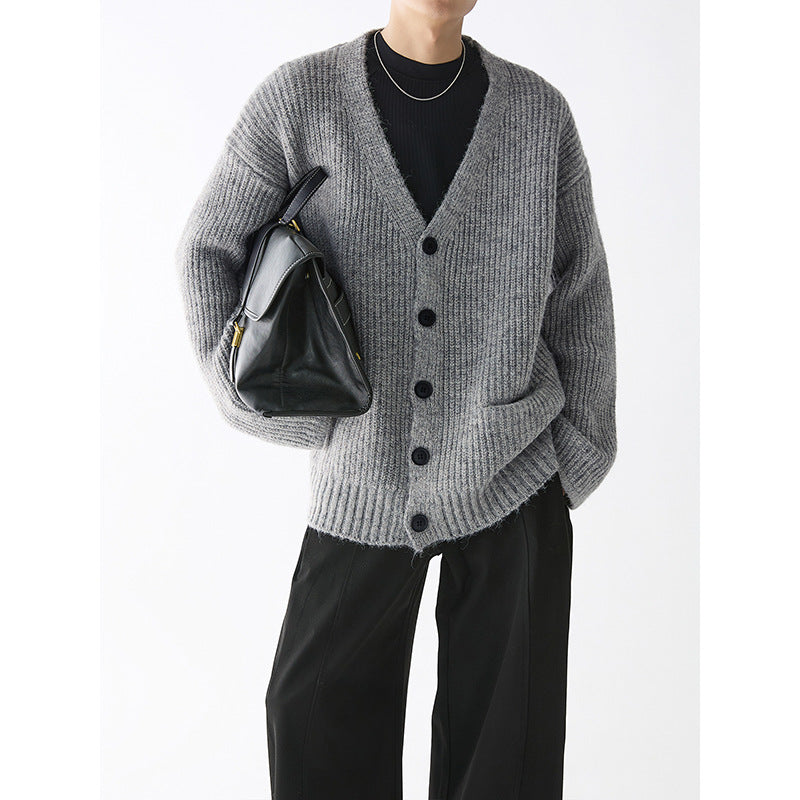 Herren Grobstrickjacke mit praktischen Taschen und stylischem Design EB