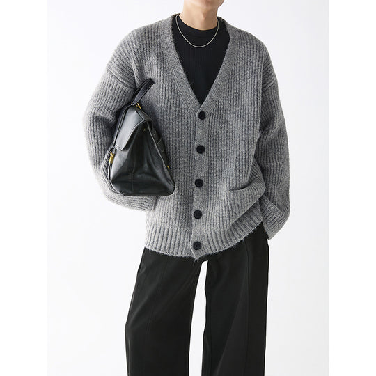 Herren Grobstrickjacke mit praktischen Taschen und stylischem Design EB