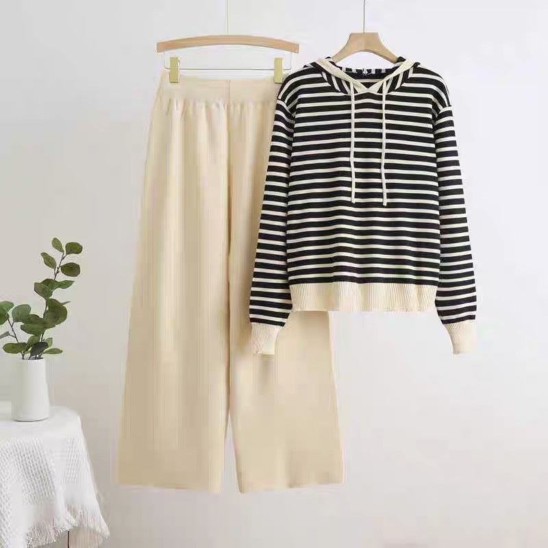 Damen gestreiftes Freizeitset mit Kapuze und weitem Schnitt EB
