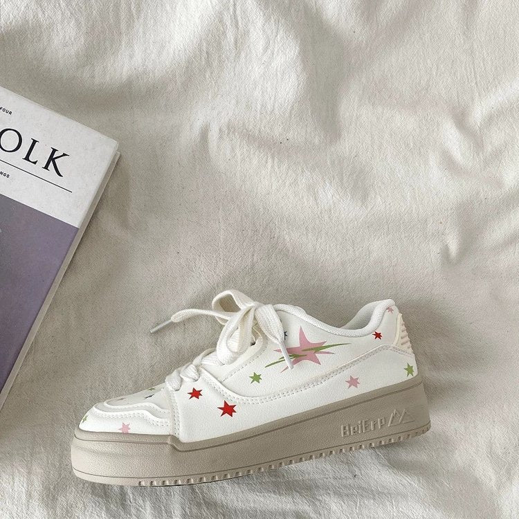 Damen Sneakers mit bunten Stern-Applikationen und bequemer Sohle EB